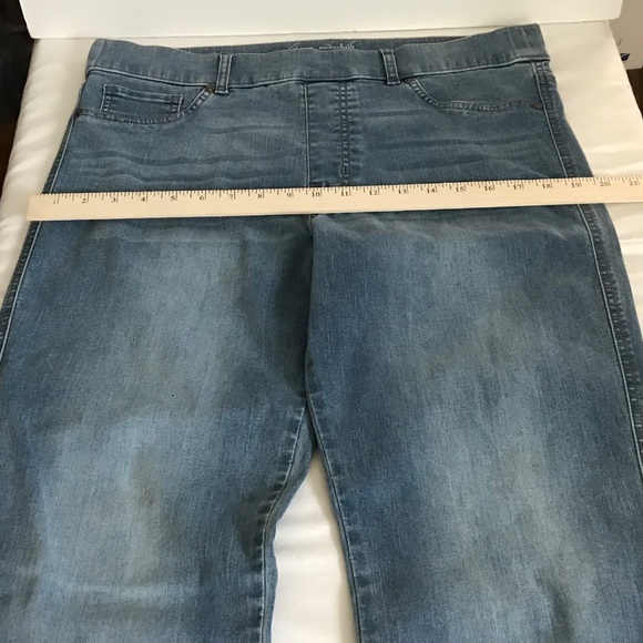 GLORIA VANDERBILT Shape Effect High Rise Flare Jeans Women’s Plus Size 14 - Picture 13 of 16